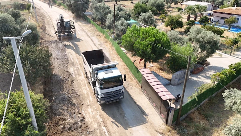 BAŞKAN ÇERÇİOĞLU EFELER’İN YOLLARINI YENİLİYOR