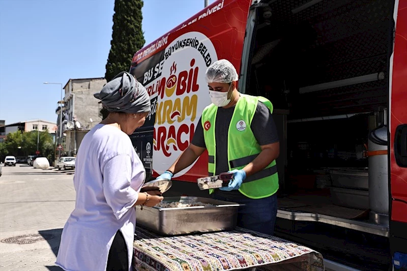 Büyükşehir’in mobil ikram araçları vatandaşın yanında