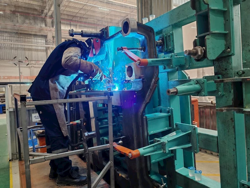 İBB HEM METRO HATLARI HEM METRO ARAÇLARI YAPIYOR