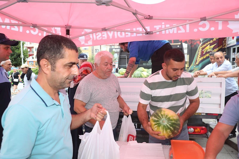 İZMİT BELEDİYESİNDEN HEM ÜRETİCİYE HEM VATANDAŞA DESTEK