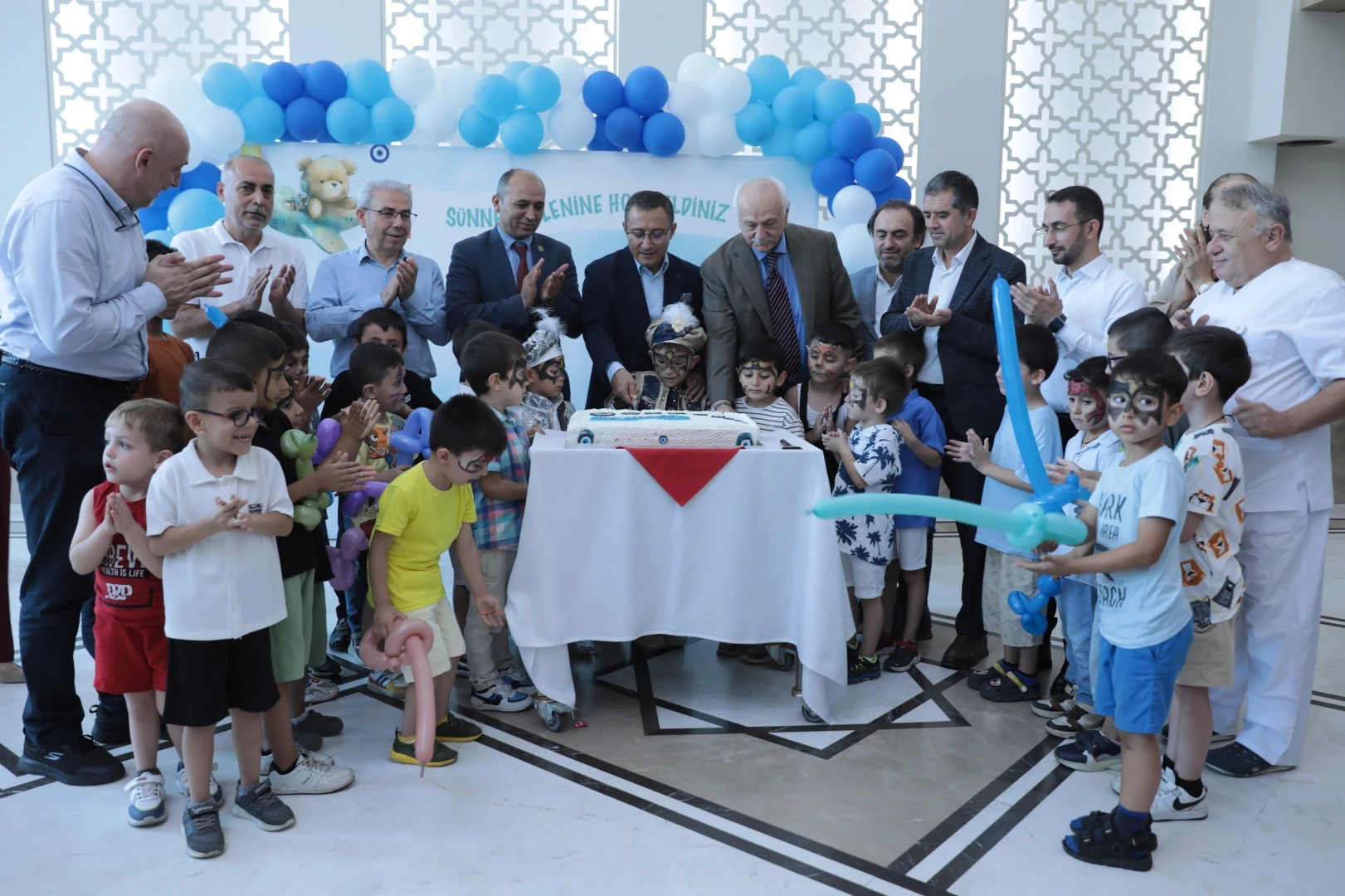 Erdem Sağlık Grubu’ndan Toplum Sağlığına Katkı 400 çocuk ücretsiz sünnet edildi