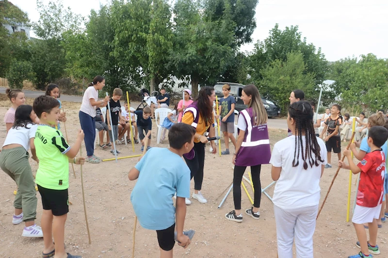 İZMİT BELEDİYESİNDEN HATİPKÖY’DE RENKLİ ÇOCUK ETKİNLİĞİ