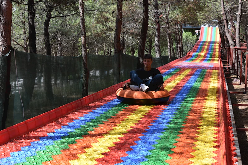 Pendik Korusu’na Renkli Dev Kaydırak