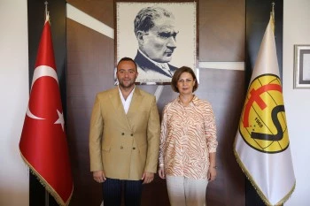 BAŞKAN ÜNLÜCE’DEN ESKİŞEHİRSPOR’A ZİYARET  “YENİ SEZONDA DA ESKİŞEHİRSPOR