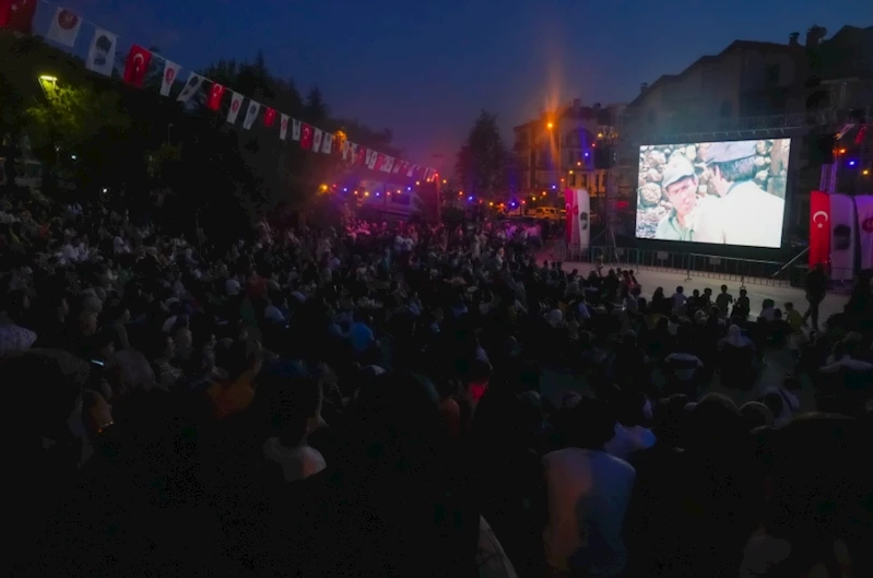 Keçiörenliler açık hava sinemasını sevdi