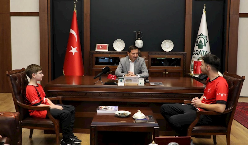 HASAN KILCA, AVRUPA İKİNCİSİ TAHİR EFE’Yİ AĞIRLADI