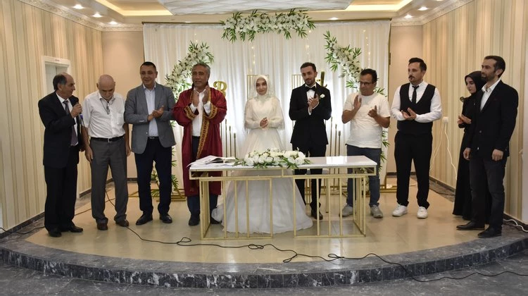 BAŞKANIMIZ, HANDANE MERVE AYDIN VE BURHAN AYGÜN KARDEŞLERİMİZİN DÜĞÜN MERASİMLERİNE KATILDI