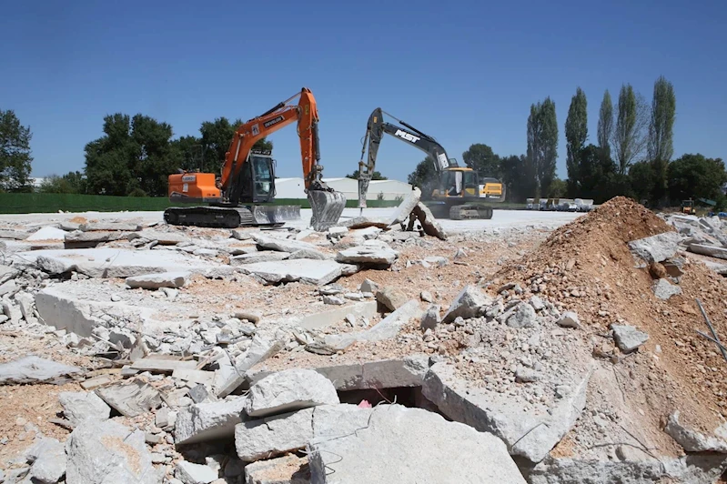 Alaaddinbey’de kaçak yapılara temelden müdahale