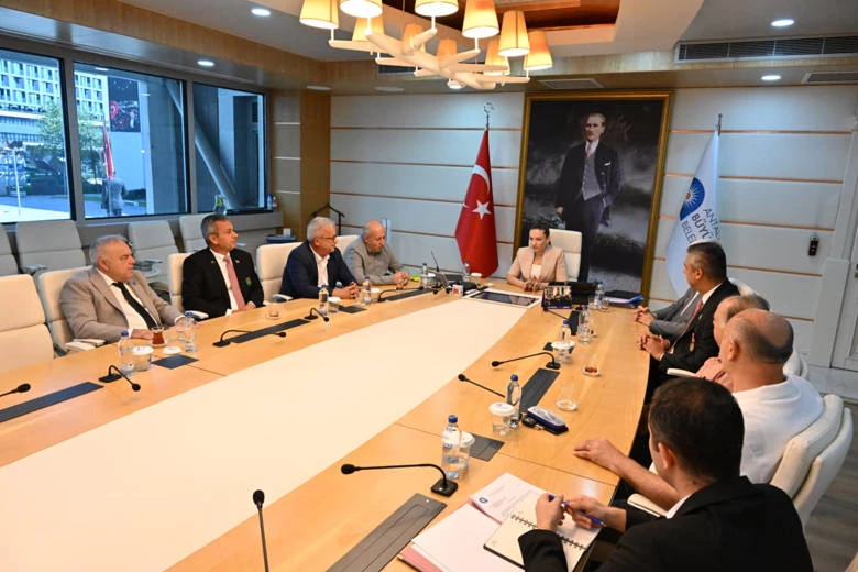 Antalya Büyükşehir Belediyesi şehit aileleri ve gazileri yalnız bırakmıyor