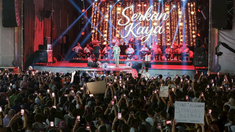 Serkan Kaya Kahramanmaraş’ı Arabesk Ezgilerle Coşturdu