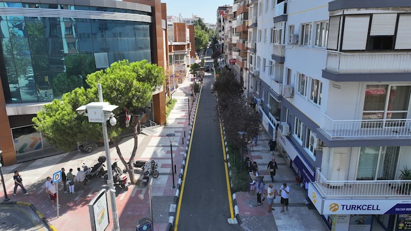 Büyükşehir 15 Yıllık Yolu 750 Ton Asfalt ile Yeniledi