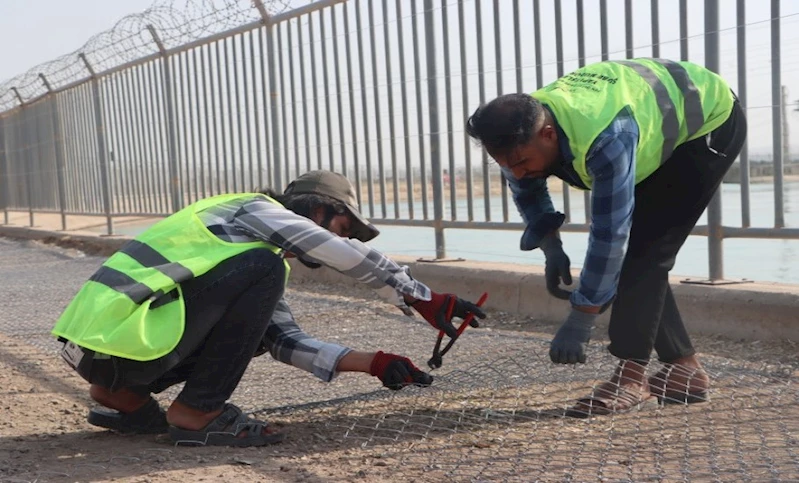 BÜYÜKŞEHİR’DEN SULAMA KANALINDA CAN GÜVENLİĞİ İÇİN TEL ÖRGÜ ÖNLEMİ