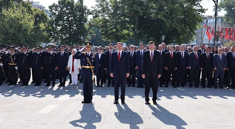 30 AĞUSTOS ZAFER BAYRAMI KUTLAMALARI ANMA TÖRENİYLE BAŞLADI