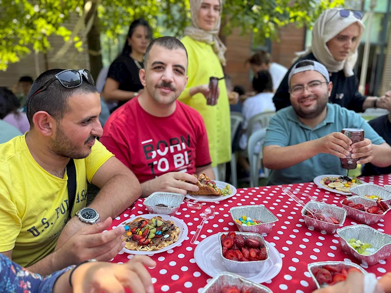 Özel bireyler ve anneleri hobi atölyelerinde el ele