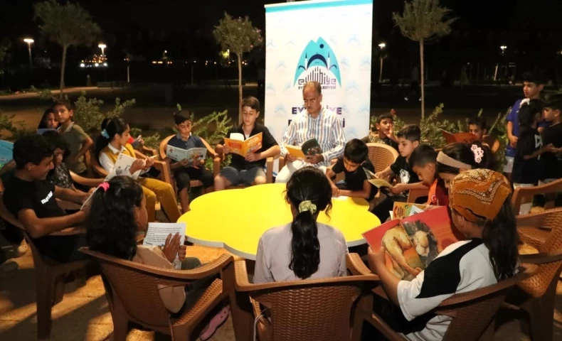 Başkan Kuş, Gezici Kütüphane Etkinliğinde Çocuklar ve Gençlerle Buluştu