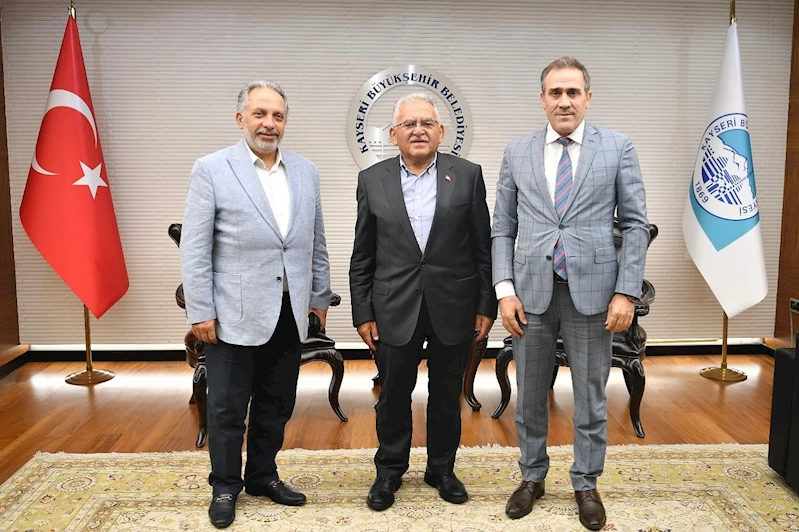 Başkan Büyükkılıç’a Ziyaretçi Akını