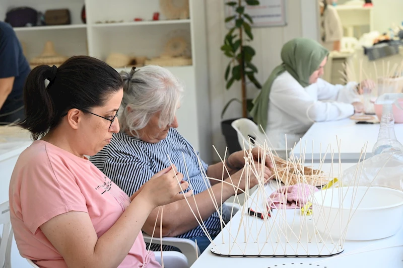 -BAMBU RATTAN SEPET YAPIMI ATÖLYESİ YOĞUN İLGİ GÖRÜYOR