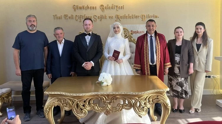 BAŞKANIMIZ, BEYZA AK VE MALİK ENES YAPAR ÇİFTİNİN NİKAH AKİTLERİNİ GERÇEKLEŞTİRDİ