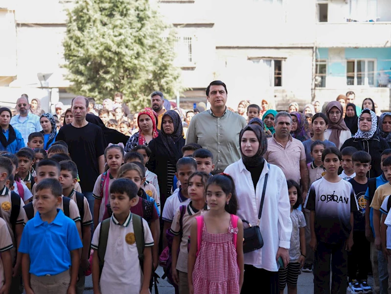 BAŞKAN YILMAZ YENİ EĞİTİM-ÖĞRETİM YILINI ÖĞRENCİLERLE KARŞILADI