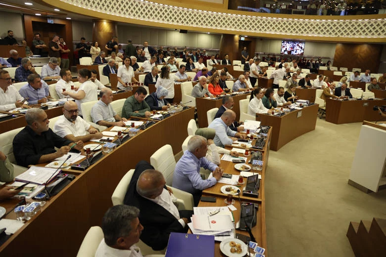 Muhittin Böcek’ten Büyükşehir Meclisi’ne mektup