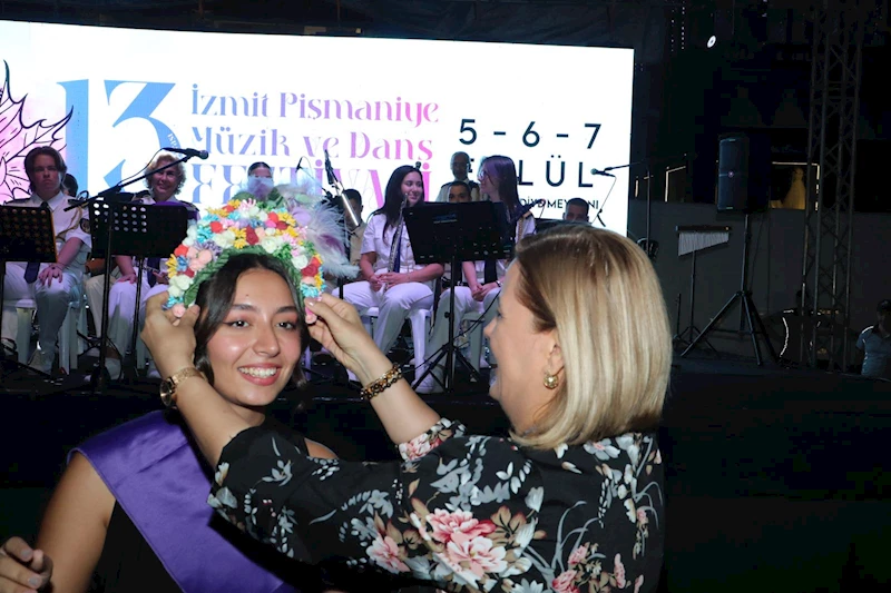 PİŞMANİYE GÜZELİNE TACINI FATMA BAŞKAN TAKDİM ETTİ