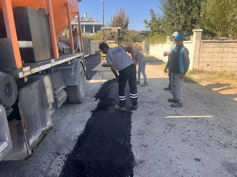 İpekyolu Belediyesi Yol ve Kaldırım Çalışmalarını Aralıksız Sürdürüyor