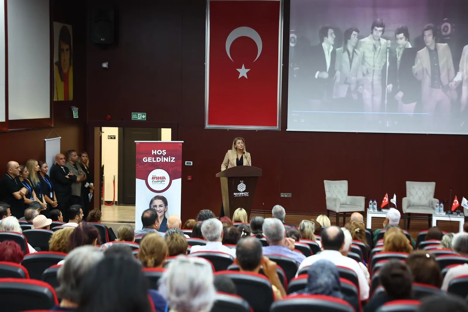 Usta oyuncu Tarık Akan Bakırköy’de anıldı