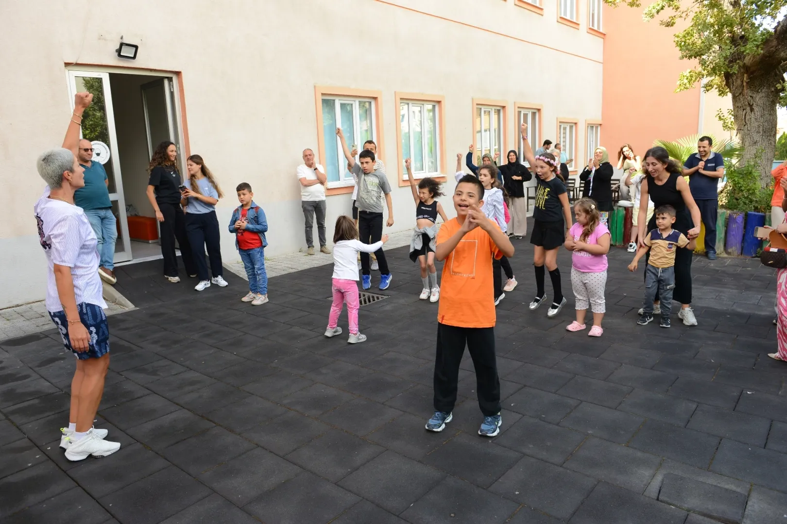 Bursa Nilüfer Belediyesi’nden engelli bireylere özel zumba etkinliği