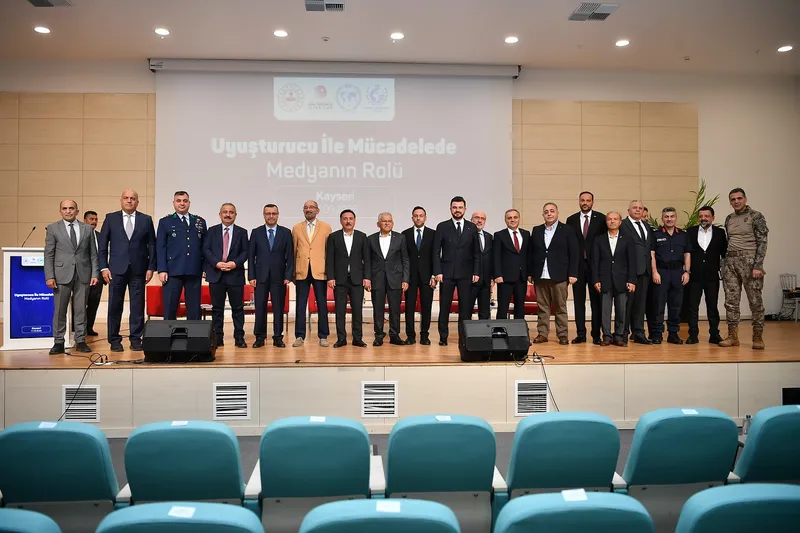 Başkan Büyükkılıç: “Bizim Gençleri Korumamız Lazım”