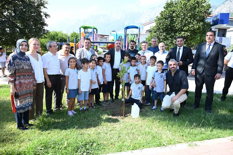 Kemer’de İlköğretim Haftası kutlandı