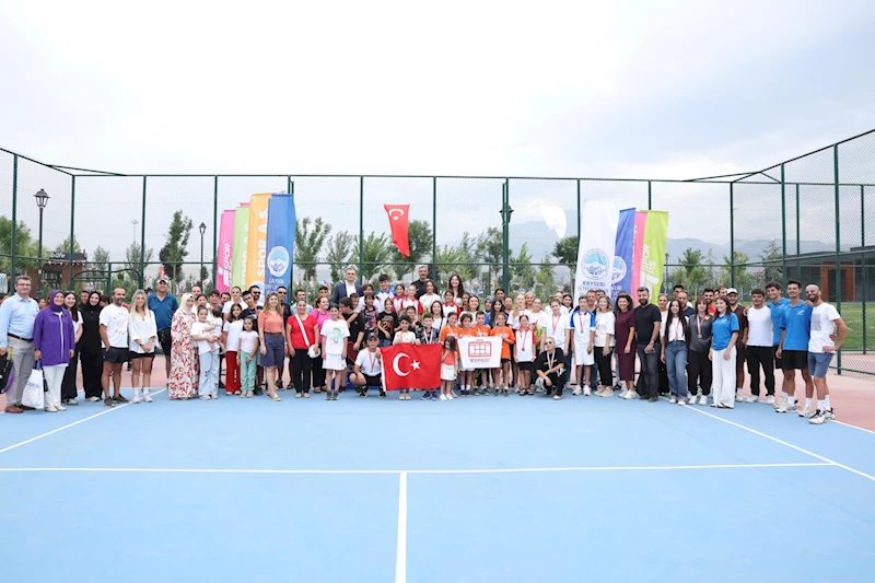 Büyükşehir’in, Zafer Bayramı Coşkulu Tenis Turnuvası Tamamlandı