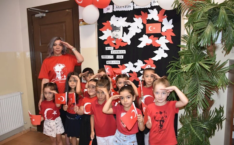 Şahinbeyli Minikler 30 Ağustos Zafer Bayramı´nı Kutladı