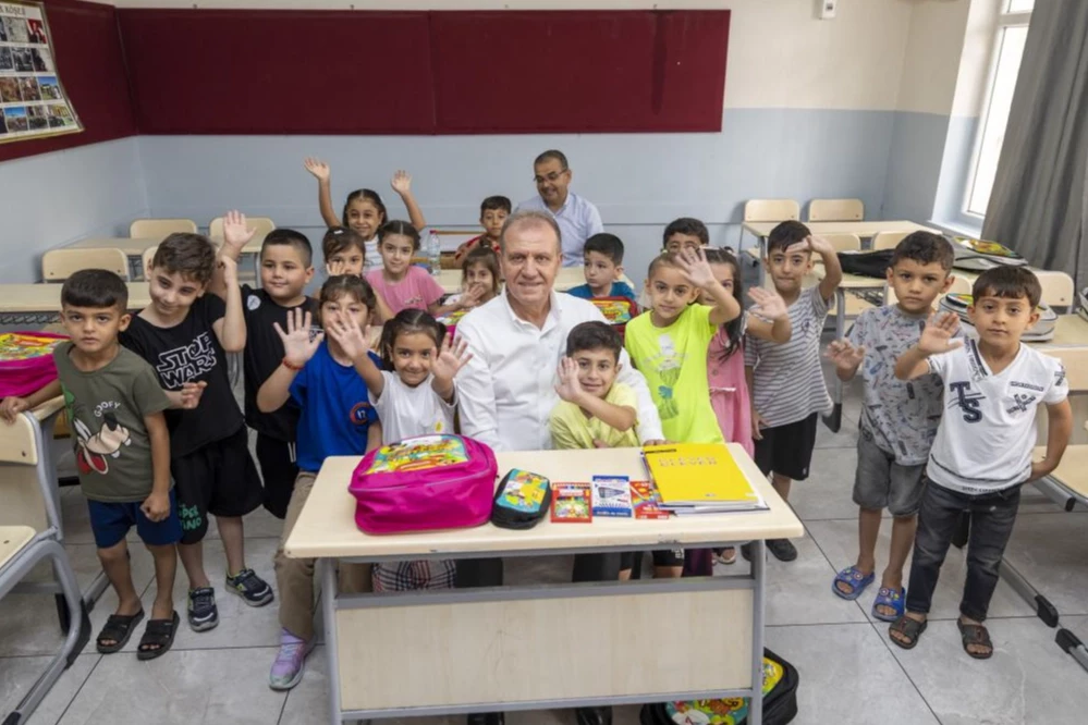 Mersin’de 18 bin öğrenciye çanta ve kırtasiye desteği