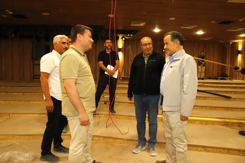 YENİ BELEDİYE HİZMET BİNASI ŞEHRE DEĞER KATACAK