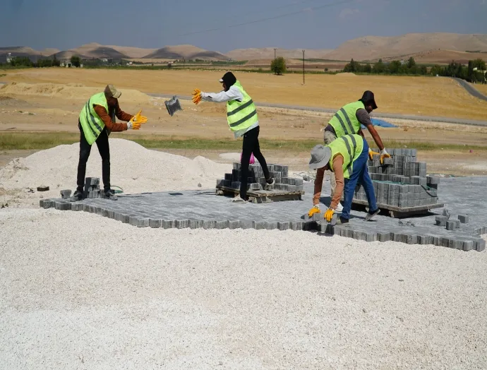 BAŞKAN CANPOLAT’TAN KIRSALA HİZMET SEFERBERLİĞİ