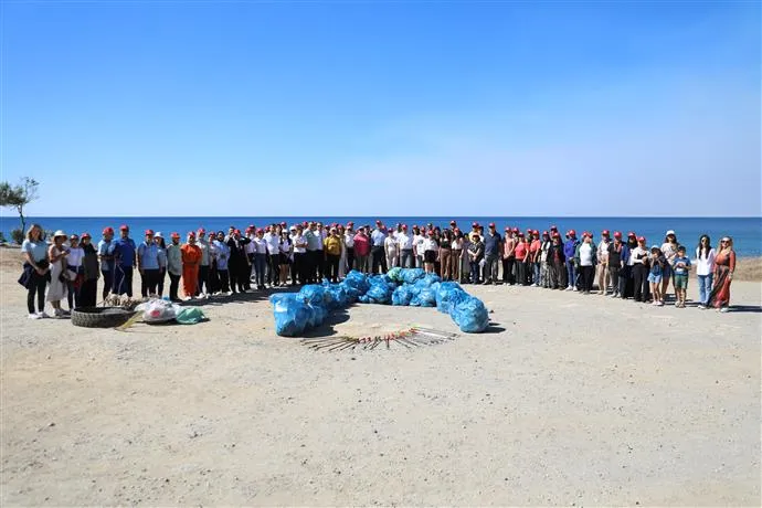 ALANYA BELEDİYESİ’NDEN SAHİL TEMİZLİĞİ