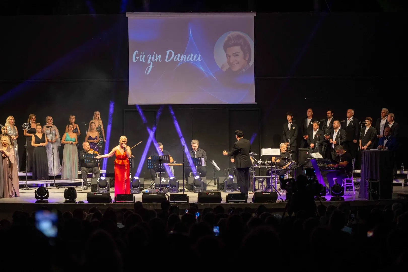 İzmir Bornova’da Sanat Güneşi’ne vefa