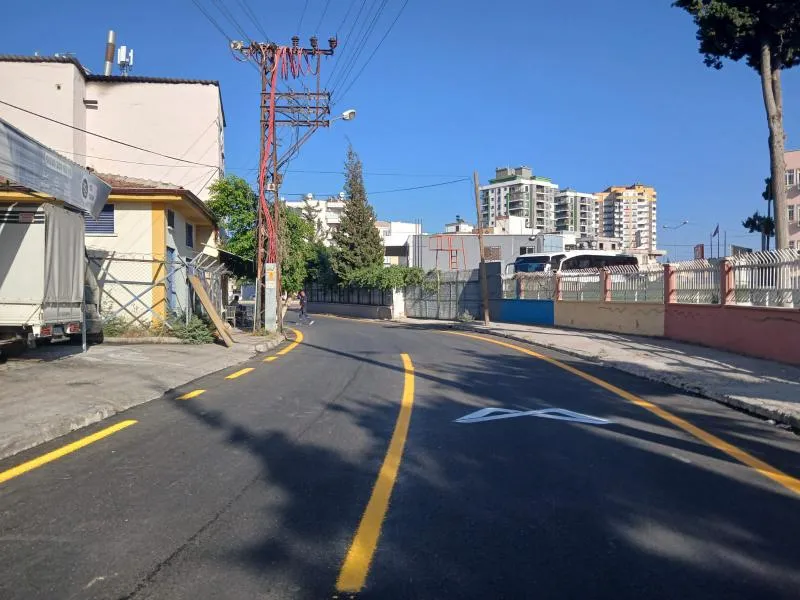 Mersin Büyükşehir Belediyesi Soğuksu Caddesi’ni Yeniledi