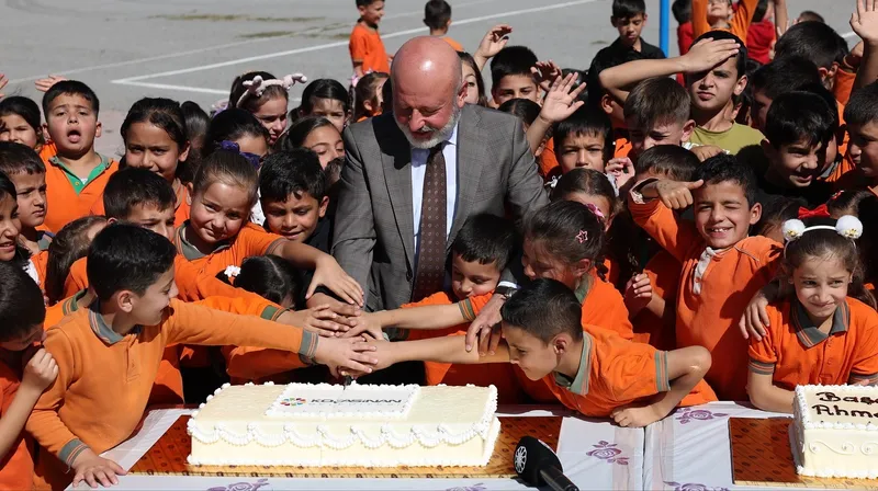 BAŞKAN ÇOLAKBAYRAKDAR, “HER ÇOCUK BİR TEBESSÜMLE DÜNYAYI GÜZELLEŞTİRİR”