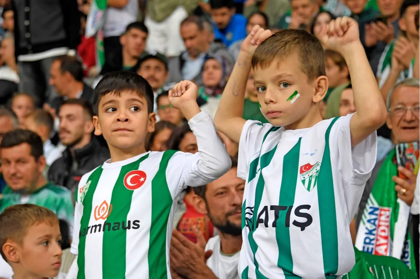 Bursa Osmangazi’nin miniklerinden Bursaspor’a büyük destek