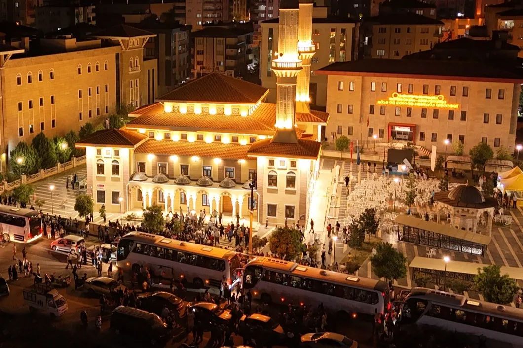 Gaziantep’ten Umre’ye gidecek ilk kafile uğurlandı