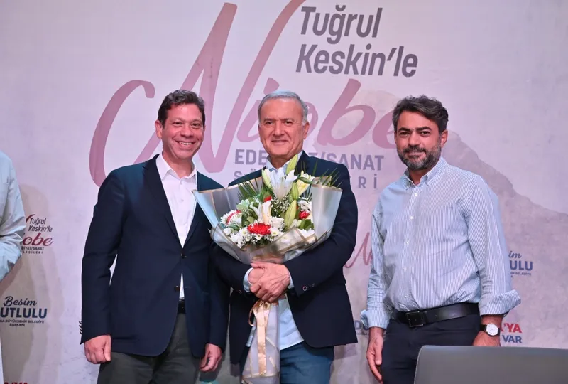 Murathan Mungan Manisa’da Sanatseverlerle Buluştu