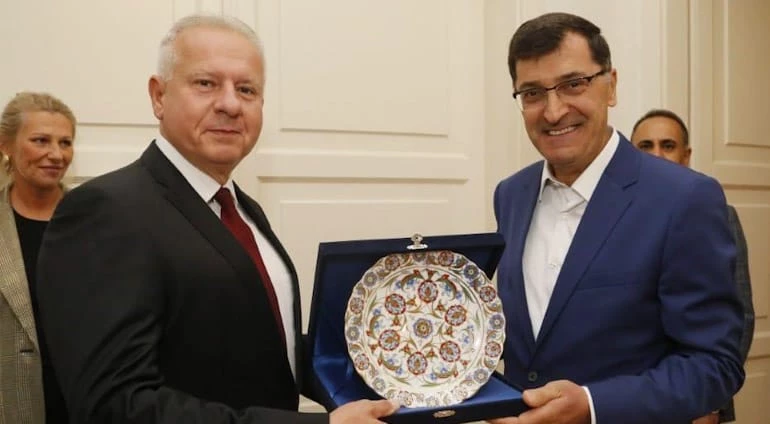 BELEDİYE BAŞKANIMIZ EYÜP KAHVECİ PÉCS ŞEHİR GÜNÜ ETKİNLİKLERİNE KATILDI