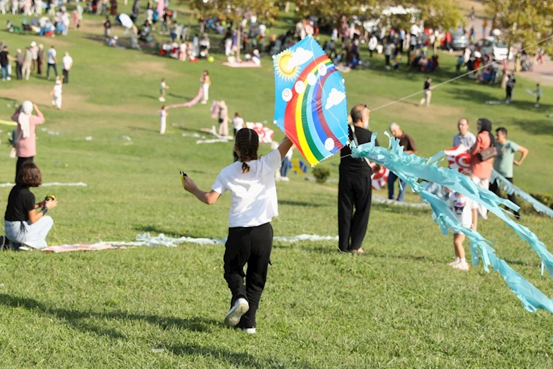 SAMSUN’DA UÇURTMA ŞENLİĞİ DÜZENLENDİ