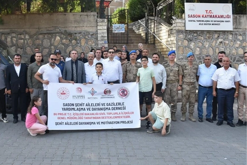 Batman Sason’da şehit ailelerine moral desteği