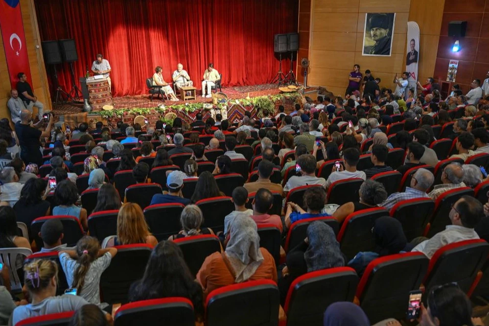 Mersin Büyükşehir’den Gülnar’a Bilim ve Kültür desteği