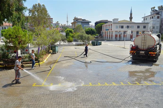 ALANYA BELEDİYESİ’NDEN OKULLARDA KAPSAMLI TEMİZLİK SEFERBERLİĞİ