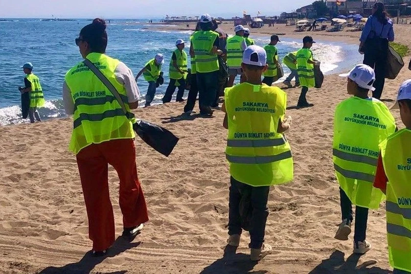 İsveç’teki ‘plogging’ akımı Karasu Sahili