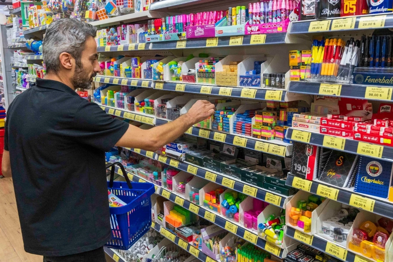 İzmir Büyükşehir’den öğrencilere 48 milyon TL’lik kırtasiye desteği