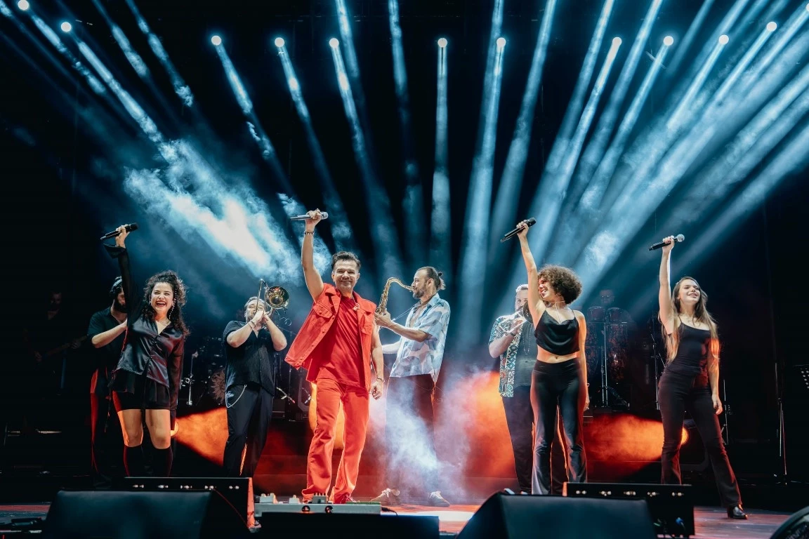 Kenan Doğulu ile Vadi Açıkhava sahnesinde yaza veda